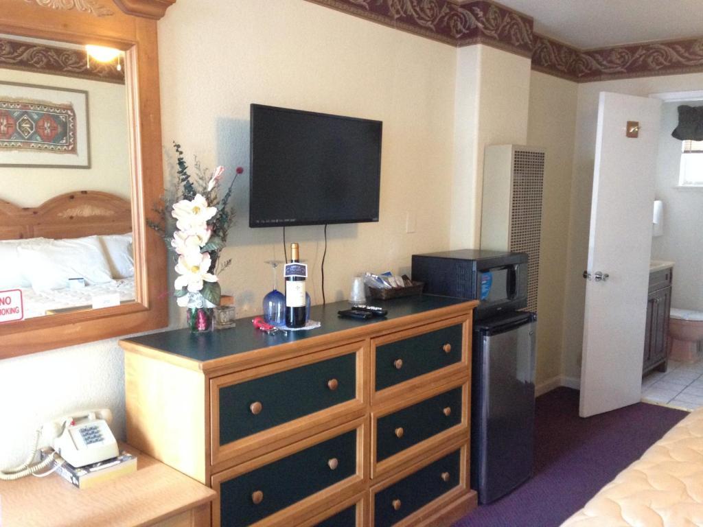 Travelers Inn And Suites サウス・レイクタホ 部屋 写真